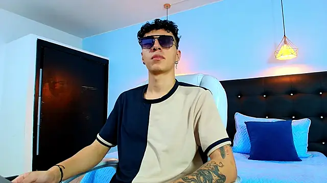 Lobo 17  online show from February 2025 03:56:02 AM