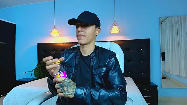 Lobo 17  online show from March 2025 03:24:01 AM