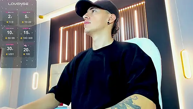 Snapshot of Lobo_17_ chatting on March 2026 03:36:01 AM Lobo 17 online show from March 2026 03:36:01 AM