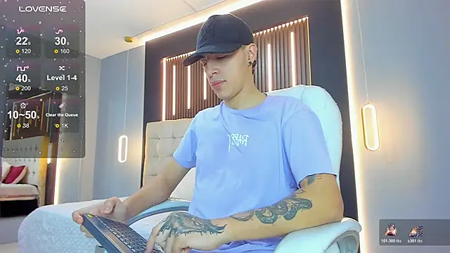 Snapshot of Lobo_17_ chatting on March 2026 03:34:01 AM Lobo 17 online show from March 2026 03:34:01 AM