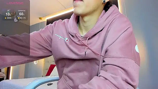 Snapshot of Lobo_17_ chatting on March 2026 03:44:02 AM Lobo 17 online show from March 2026 03:44:02 AM