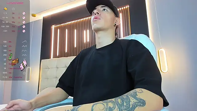 Snapshot of Lobo_17_ chatting on March 2026 03:22:01 AM Lobo 17 online show from March 2026 03:22:01 AM