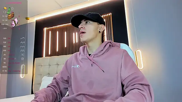 Snapshot of Lobo_17_ chatting on March 2026 03:33:02 AM Lobo 17 online show from March 2026 03:33:02 AM