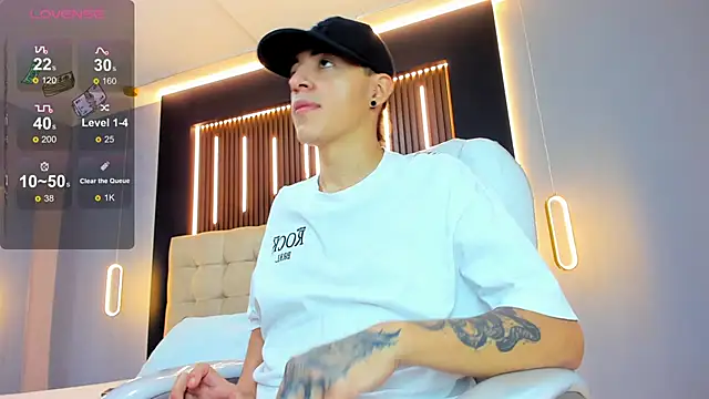 Snapshot of Lobo_17_ chatting on March 2026 03:44:01 AM Lobo 17 online show from March 2026 03:44:01 AM