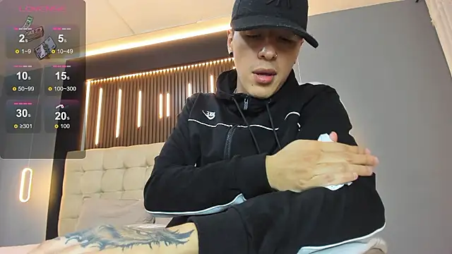 Snapshot of Lobo_17_ chatting on March 2026 03:39:01 AM Lobo 17 online show from March 2026 03:39:01 AM