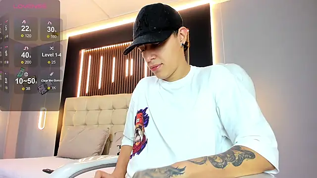 Snapshot of Lobo_17_ chatting on April 2026 03:42:01 AM Lobo 17 online show from April 2026 03:42:01 AM