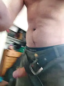 Snapshot of QcMisterv13 chatting on April 2026 07:17:02 PM QcMisterv13 online show from April 2026 07:17:02 PM