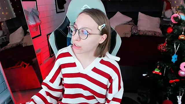 Snapshot of AphexQueen chatting on December 2024 04:21:02 PM AphexQueen online show from December 2024 04:21:02 PM