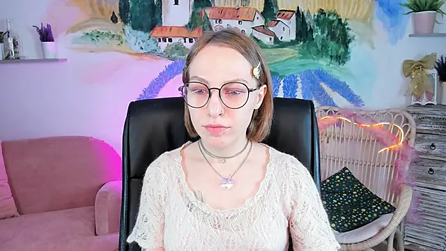 Snapshot of AphexQueen chatting on December 2024 09:06:02 AM AphexQueen online show from December 2024 09:06:02 AM