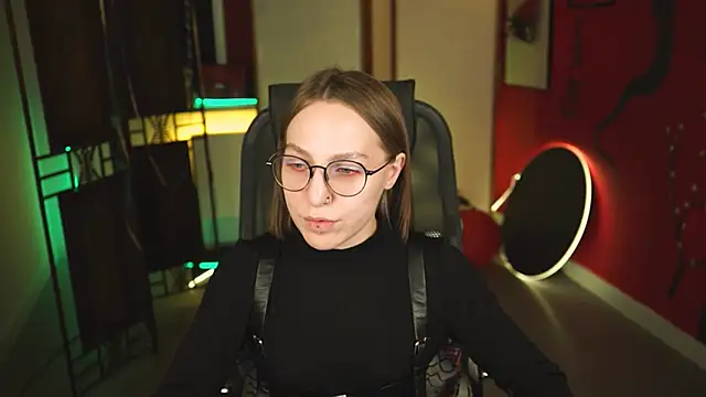 Snapshot of AphexQueen chatting on February 2025 09:20:01 AM AphexQueen online show from February 2025 09:20:01 AM