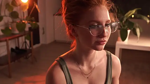 Snapshot of EsmaCrumbley chatting on March 2026 04:18:02 AM EsmaCrumbley online show from March 2026 04:18:02 AM