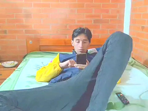 Snapshot of johan70sexy chatting on February 2026 11:42:02 PM johan70sexy online show from February 2026 11:42:02 PM