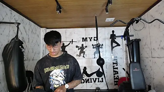 Snapshot of Andy_Joy_ chatting on September 2025 11:47:02 AM Andy Joy online show from September 2025 11:47:02 AM