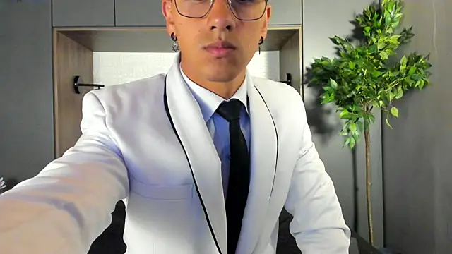 Snapshot of Andy_Joy_ chatting on October 2025 12:01:02 PM Andy Joy online show from October 2025 12:01:02 PM