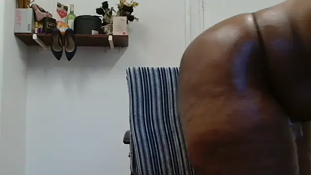 xTALLSEXYBUMx online show from October 2025 03:51:02 AM