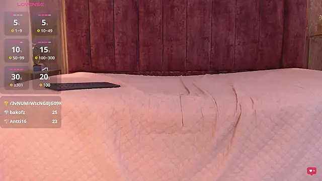 Snapshot of Emy_leon chatting on February 2025 10:53:02 PM Emy leon online show from February 2025 10:53:02 PM