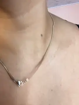 Snapshot of Emy_leon chatting on March 2026 08:02:01 PM Emy leon online show from March 2026 08:02:01 PM