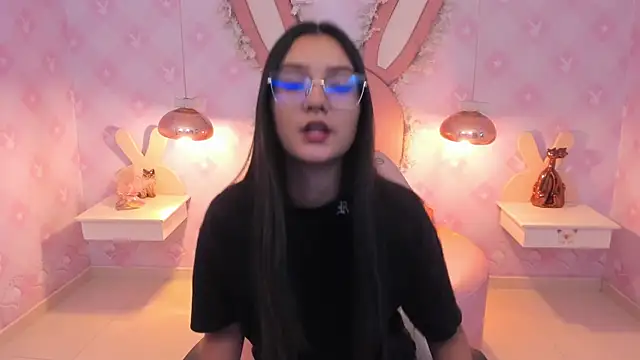 Snapshot of Saraa_Skinny chatting on January 2025 11:23:02 AM Saraa Skinny online show from January 2025 11:23:02 AM