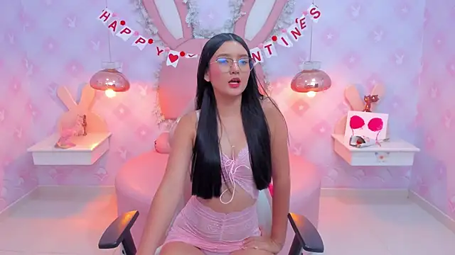 Snapshot of Saraa_Skinny chatting on February 2025 03:06:01 PM Saraa Skinny online show from February 2025 03:06:01 PM