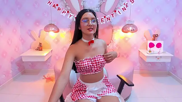 Snapshot of Saraa_Skinny chatting on February 2025 02:52:01 PM Saraa Skinny online show from February 2025 02:52:01 PM