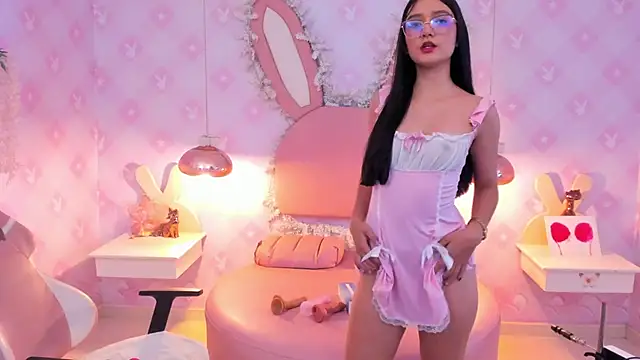 Snapshot of Saraa_Skinny chatting on March 2025 02:59:02 PM Saraa Skinny online show from March 2025 02:59:02 PM