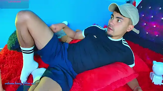 Snapshot of kalivan_voinesscu chatting on December 2024 09:00:02 PM kalivan voinesscu online show from December 2024 09:00:02 PM