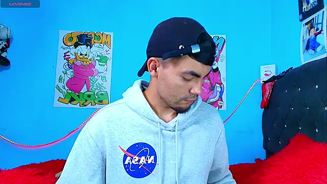 Snapshot of kalivan_voinesscu chatting on March 2025 07:10:01 AM kalivan voinesscu online show from March 2025 07:10:01 AM