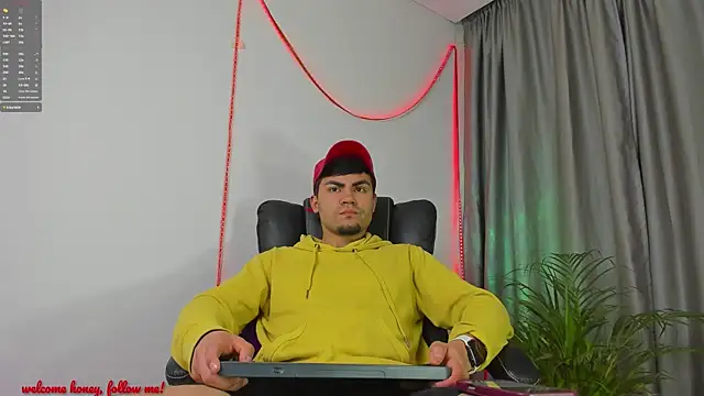 Snapshot of kalivan_voinesscu chatting on October 2025 05:27:01 AM kalivan voinesscu online show from October 2025 05:27:01 AM