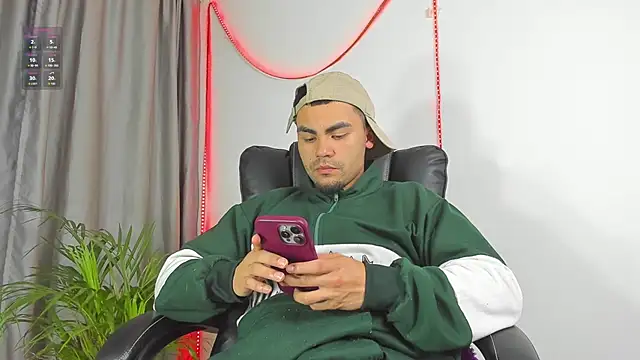 Snapshot of kalivan_voinesscu chatting on November 2025 08:39:02 AM kalivan voinesscu online show from November 2025 08:39:02 AM