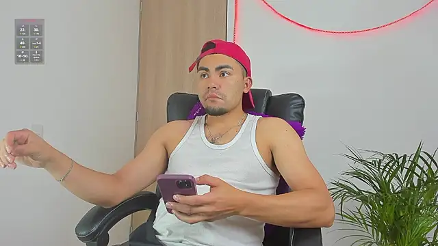 Snapshot of kalivan_voinesscu chatting on February 2026 02:12:02 PM kalivan voinesscu online show from February 2026 02:12:02 PM