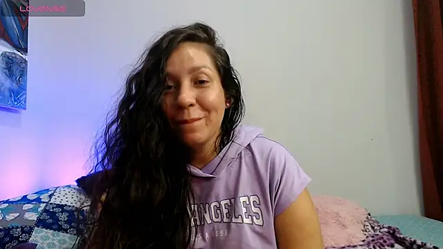 Snapshot of naihroby chatting on November 2025 11:48:01 PM naihroby online show from November 2025 11:48:01 PM