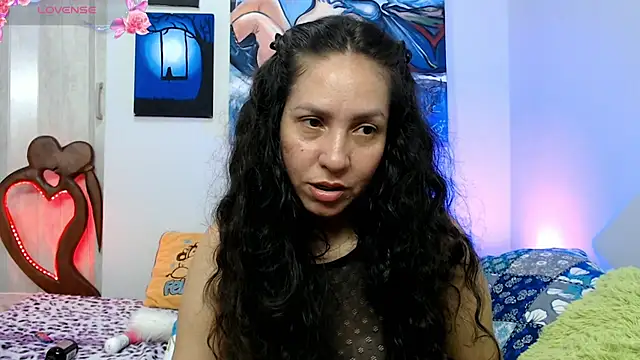 Snapshot of naihroby chatting on December 2025 10:26:01 PM naihroby online show from December 2025 10:26:01 PM