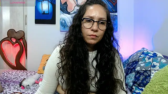 Snapshot of naihroby chatting on December 2025 03:36:02 AM naihroby online show from December 2025 03:36:02 AM