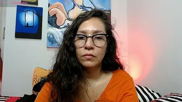 Snapshot of naihroby chatting on December 2025 12:32:01 PM naihroby online show from December 2025 12:32:01 PM