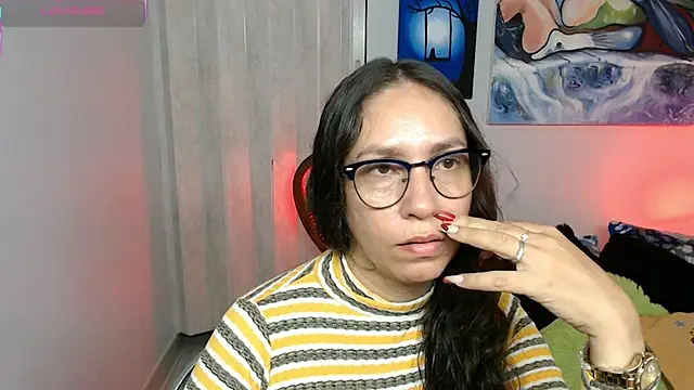 Snapshot of naihroby chatting on March 2026 04:39:01 AM naihroby online show from March 2026 04:39:01 AM