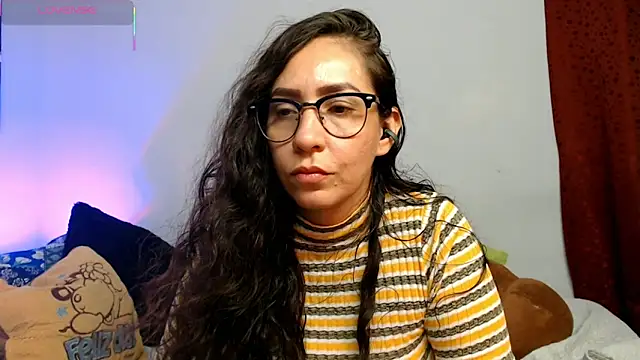 Snapshot of naihroby chatting on April 2026 03:40:02 AM naihroby online show from April 2026 03:40:02 AM