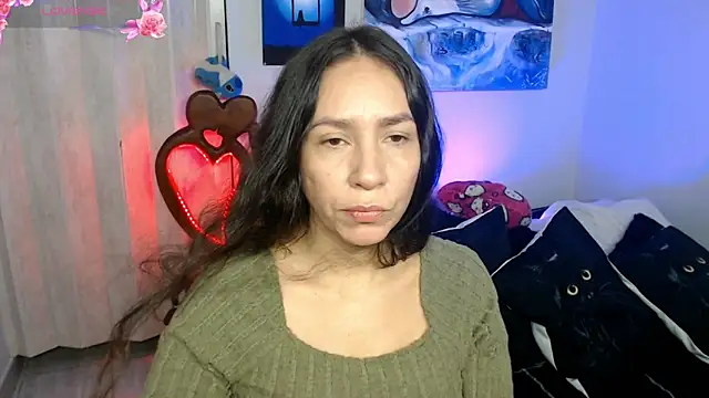 Snapshot of naihroby chatting on April 2026 05:52:01 AM naihroby online show from April 2026 05:52:01 AM