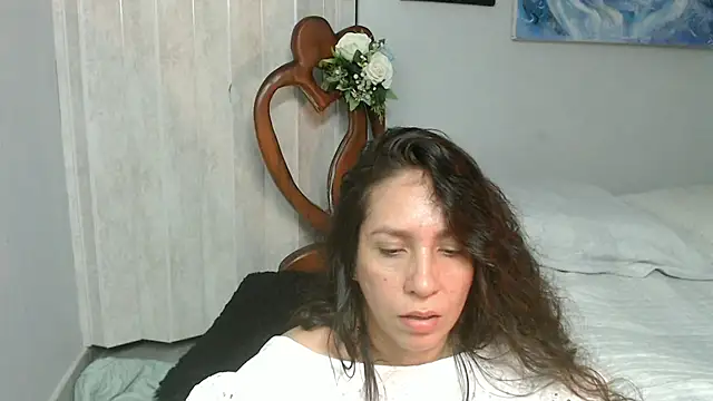 Snapshot of naihroby chatting on July 2026 07:23:02 AM naihroby online show from July 2026 07:23:02 AM