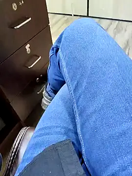 Ishan003 online show from February 2025 05:05:02 AM