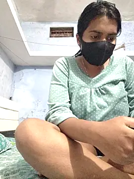 Snapshot of Priya_Strip chatting on February 2025 06:59:02 PM Priya Strip online show from February 2025 06:59:02 PM