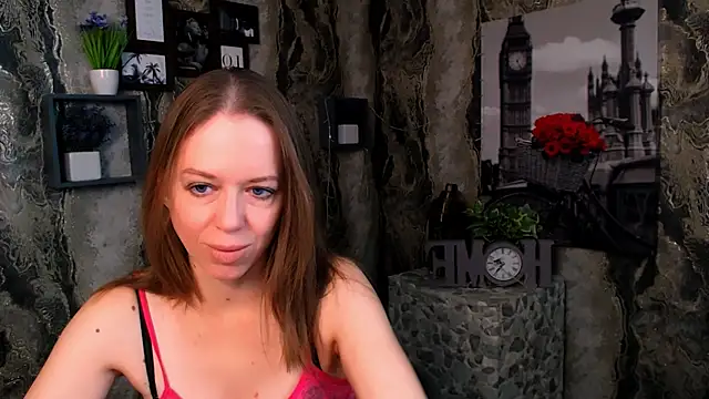 Snapshot of GloriaSi_ chatting on November 2025 06:35:02 AM GloriaSi online show from November 2025 06:35:02 AM