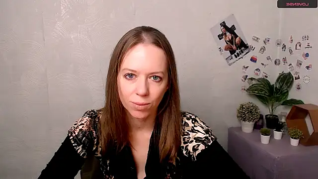 Snapshot of GloriaSi_ chatting on December 2025 05:38:02 AM GloriaSi online show from December 2025 05:38:02 AM