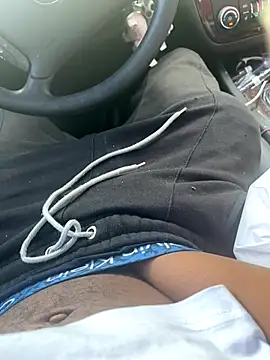 sneakylink13   online show from October 2025 09:26:02 PM