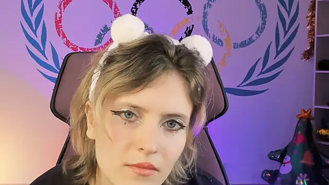 Snapshot of LolaAsmus chatting on December 2024 11:19:02 AM LolaAsmus online show from December 2024 11:19:02 AM