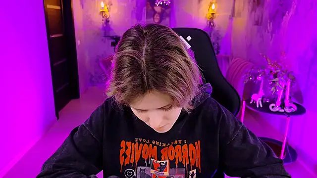 Snapshot of LolaAsmus chatting on January 2025 05:06:02 AM LolaAsmus online show from January 2025 05:06:02 AM