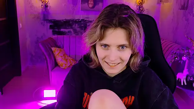 Snapshot of LolaAsmus chatting on January 2025 11:14:01 AM LolaAsmus online show from January 2025 11:14:01 AM