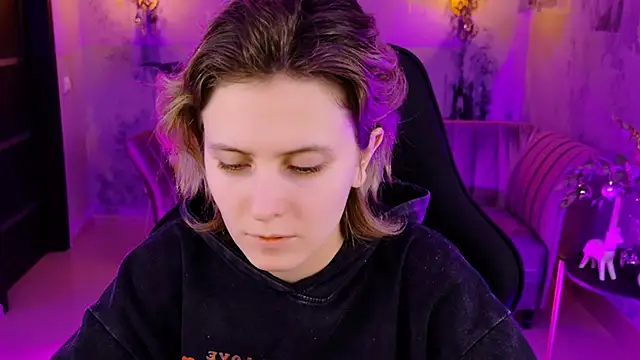 Snapshot of LolaAsmus chatting on January 2025 02:19:01 PM LolaAsmus online show from January 2025 02:19:01 PM