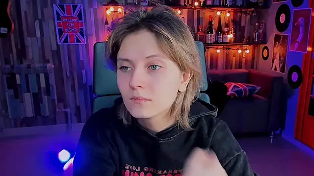 Snapshot of LolaAsmus chatting on January 2025 06:05:01 AM LolaAsmus online show from January 2025 06:05:01 AM