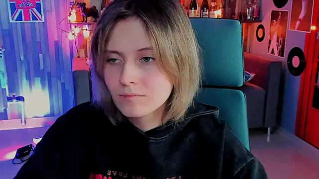 Snapshot of LolaAsmus chatting on January 2025 09:40:01 AM LolaAsmus online show from January 2025 09:40:01 AM