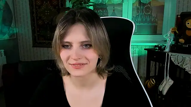 Snapshot of LolaAsmus chatting on January 2025 02:23:02 PM LolaAsmus online show from January 2025 02:23:02 PM